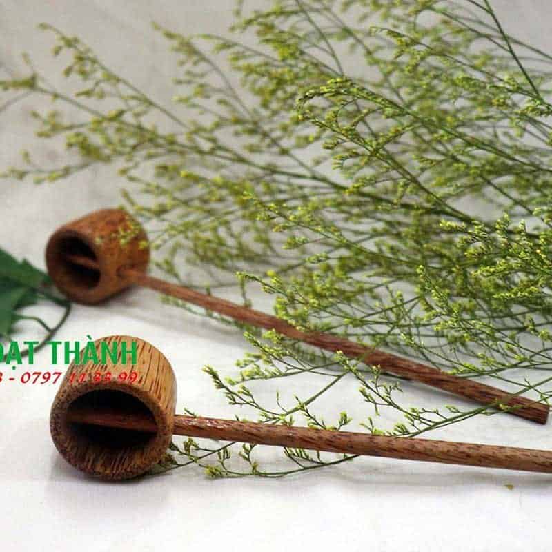 Gáo Dừa Múc Rượu